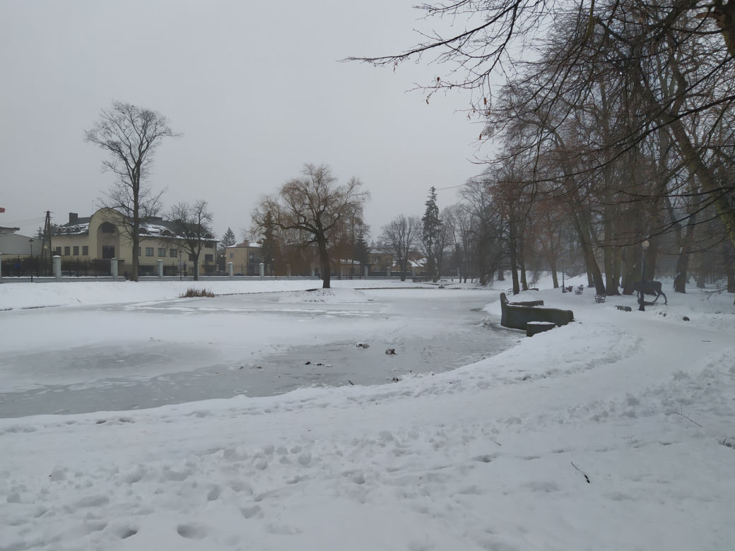 Gdzie mieścił się kiedyś letni teatr? Siedlecki park Aleksandria sto lat temu i w pierwszym tygodniu stycznia 2021: