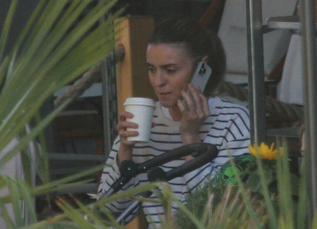 Kasia Tusk z córeczkami na spacerze