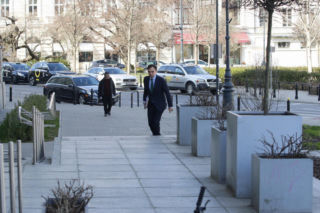 Spotkanie ministra finansów z robotem