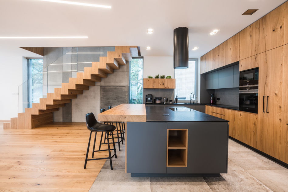 Cut House od KUMstudio: gra świateł na bryle
