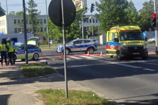 Kierowca ciężarówki nie zauważył 12-latki. Dziewczynka zginęła na pasach w Płocku