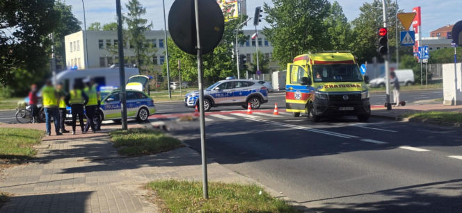 Kierowca ciężarówki nie zauważył 12-latki. Dziewczynka zginęła na pasach w Płocku