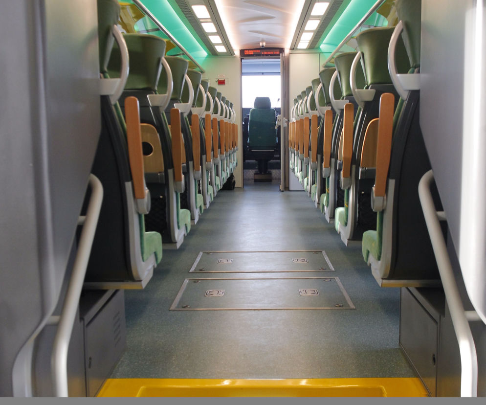 Szynobus, pociąg, siedzenia w pociągu