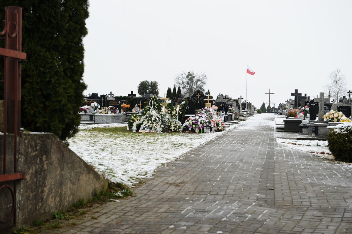 Ciało Igora spoczęło w zmarzniętej ziemi. Tłum żegnał 19-latka