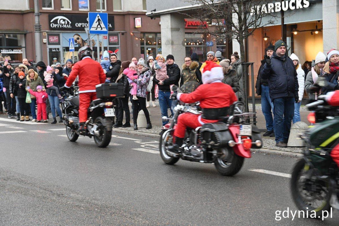 Mikołaje na Motocyklach 2024.  Barwna parada przejechała już po raz 22.