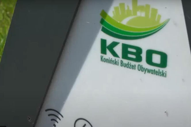 Logo Konińskiego Budżetu Obywatelskiego na panelu do głosowania. O nowych zasadach KBO przeczytasz na Eska2.