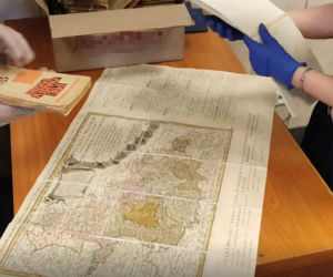 Przemyt zabytkowych książek, map i produktów na potencję
