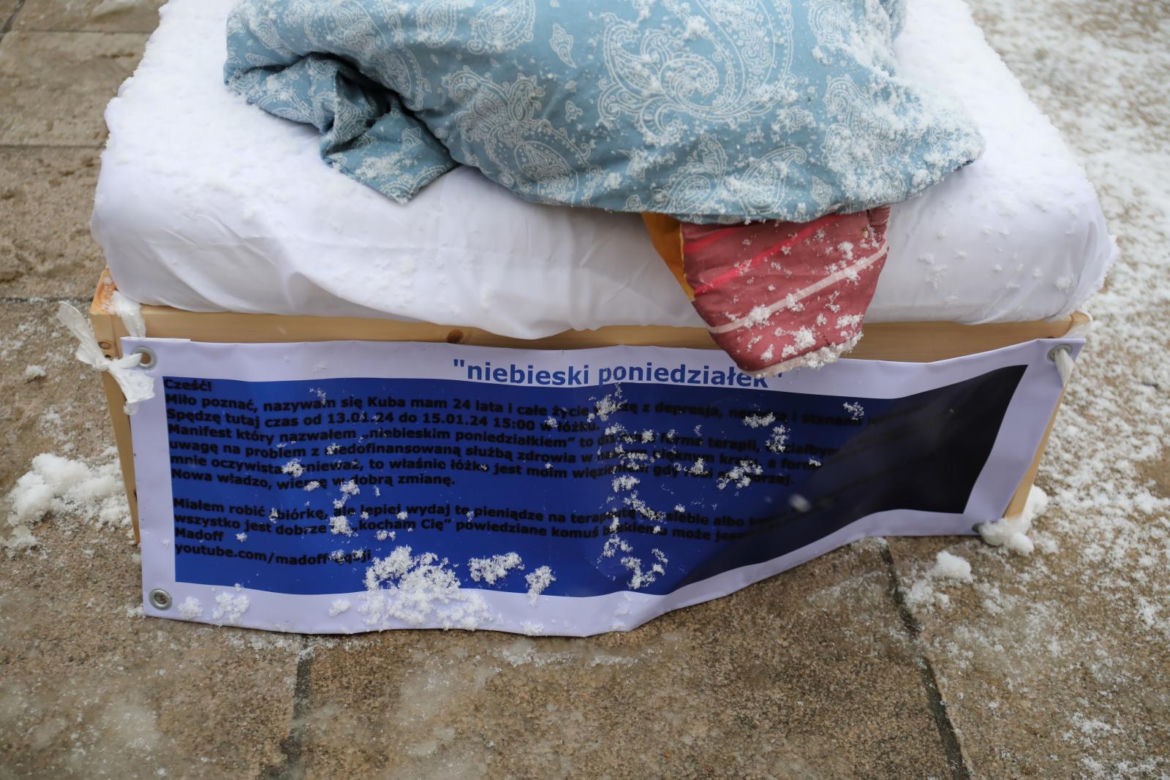 Nietypowa manifestacja na Krakowskim Przedmieściu w Warszawie