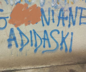 Tarnów. Najdziwniejsze i najśmieszniejsze napisy w miejscach publicznych