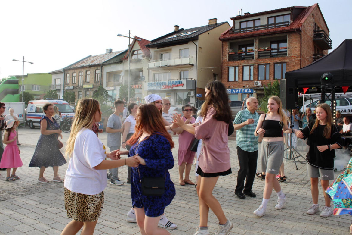 POTAŃCÓWKA NA RYNKU. Tak bawią się mieszkańcy Starachowic 06.2024