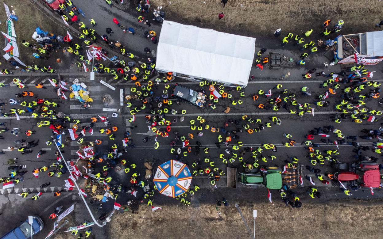 Strajk rolników. Ciągniki blokują drogi w całej Polsce. Gigantyczne utrudnienia