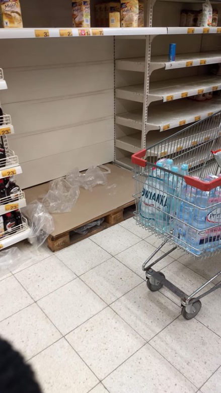 Panika w Białymstoku? Markety oblężone. Dzikie tłumy na zakupach [ZDJĘCIA]