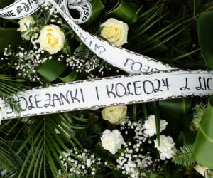 Ciało Igora spoczęło w zmarzniętej ziemi. Tłum żegnał 19-latka