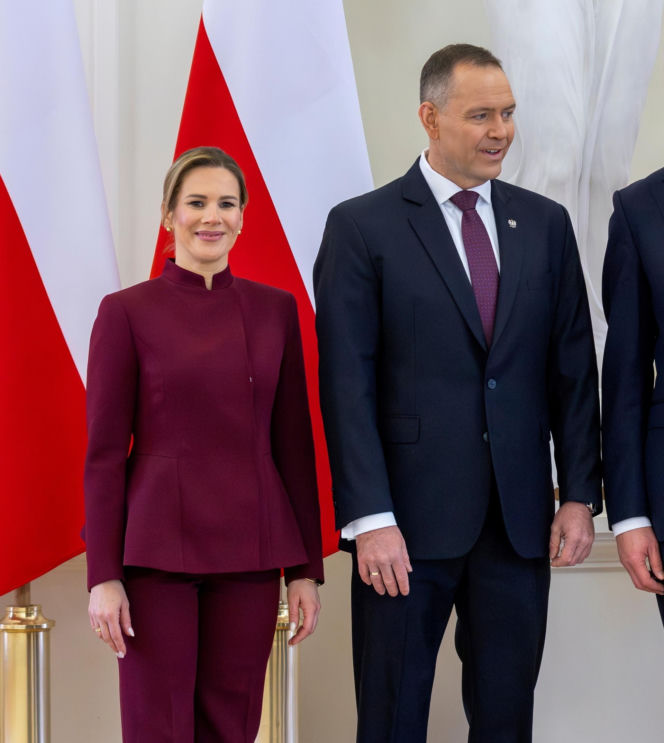 Marta Nawrocka wyprzedza trendy