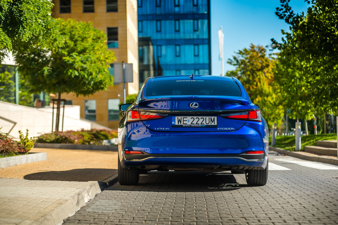 Lexus ES300h F Sport