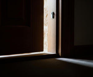 Nalot Policji w Gdańsku. Co znaleziono w mieszkaniu 25-latki?