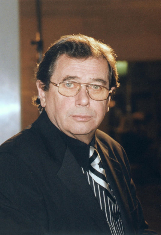 Niegdyś bożyszcze tłumów jako Janek Kos. Tak przez lata zmieniał się legendarny aktor Janusz Gajos