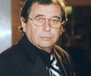 Niegdyś bożyszcze tłumów jako Janek Kos. Tak przez lata zmieniał się legendarny aktor Janusz Gajos