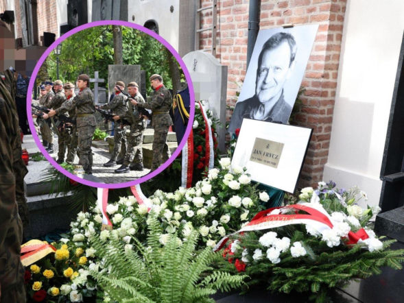 Niezwykłe zdjęcia z pogrzebu Jana Frycza. Aktor został pochowany obok największych polskich ikon. Jest tam słynny sportowiec