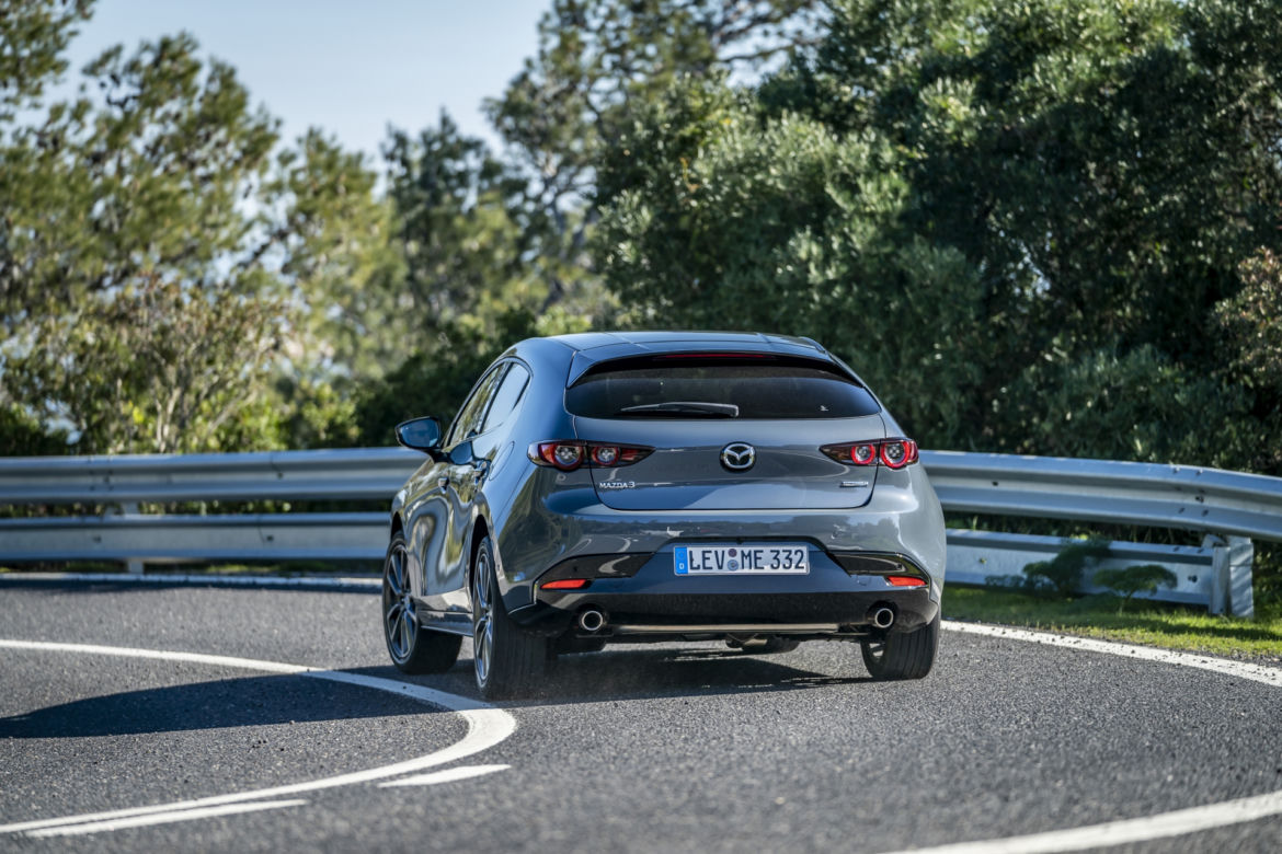 Mazda 3 2.0 SKYACTIV-G 122 KM 6MT (Polymetal Grey Metallic)