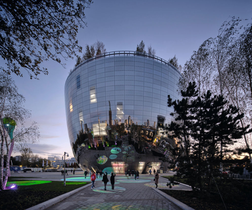 Szkło – bohater tła. Jak współczesne fasady łączą formę z technologią