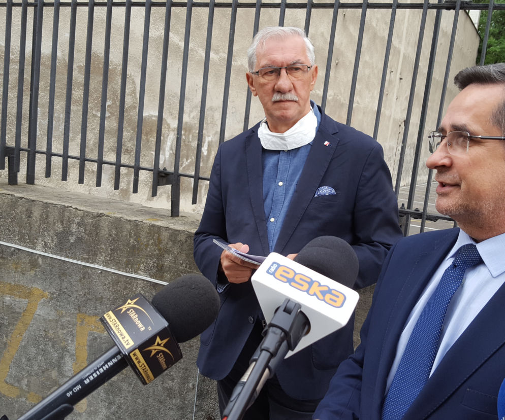 Napis „TV łże” na murze przy ul. Kopernika pochodzący z lat 80. ubiegłego wieku został zabezpieczony
