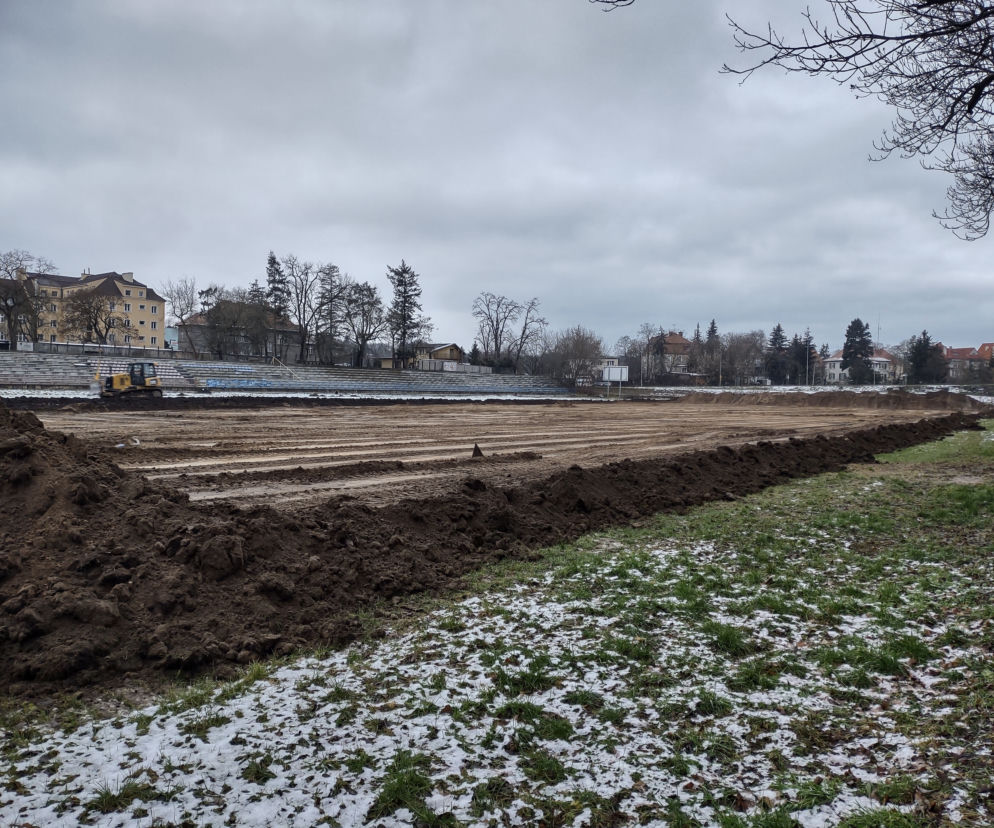 Prace ziemne na stadionie przy ulicy Krasińskiego