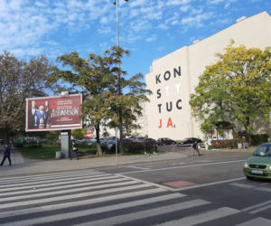 Mural z napisem KONSTYTUCJA powstał w Poznaniu