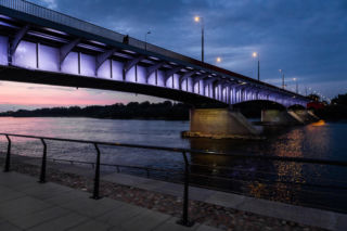 Nowa iluminacja Mostu Śląsko-Dąbrowskiego. Warszawa inwestuje w multimedialną przeprawę