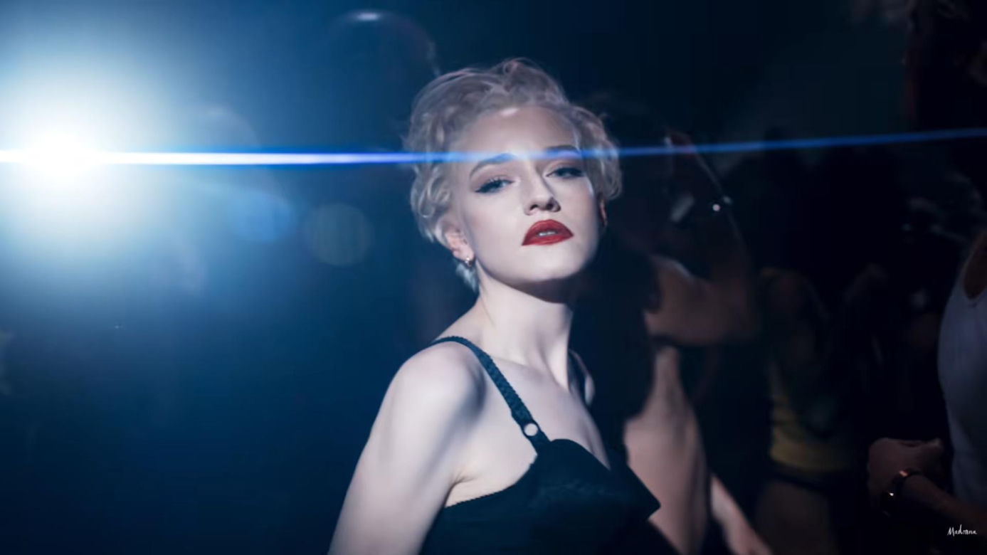 Julia Garner