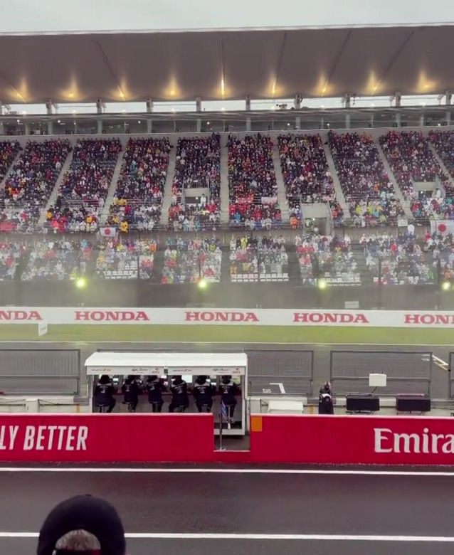 Bartosz Kurek z żoną na wyścigu F1 w Japonii