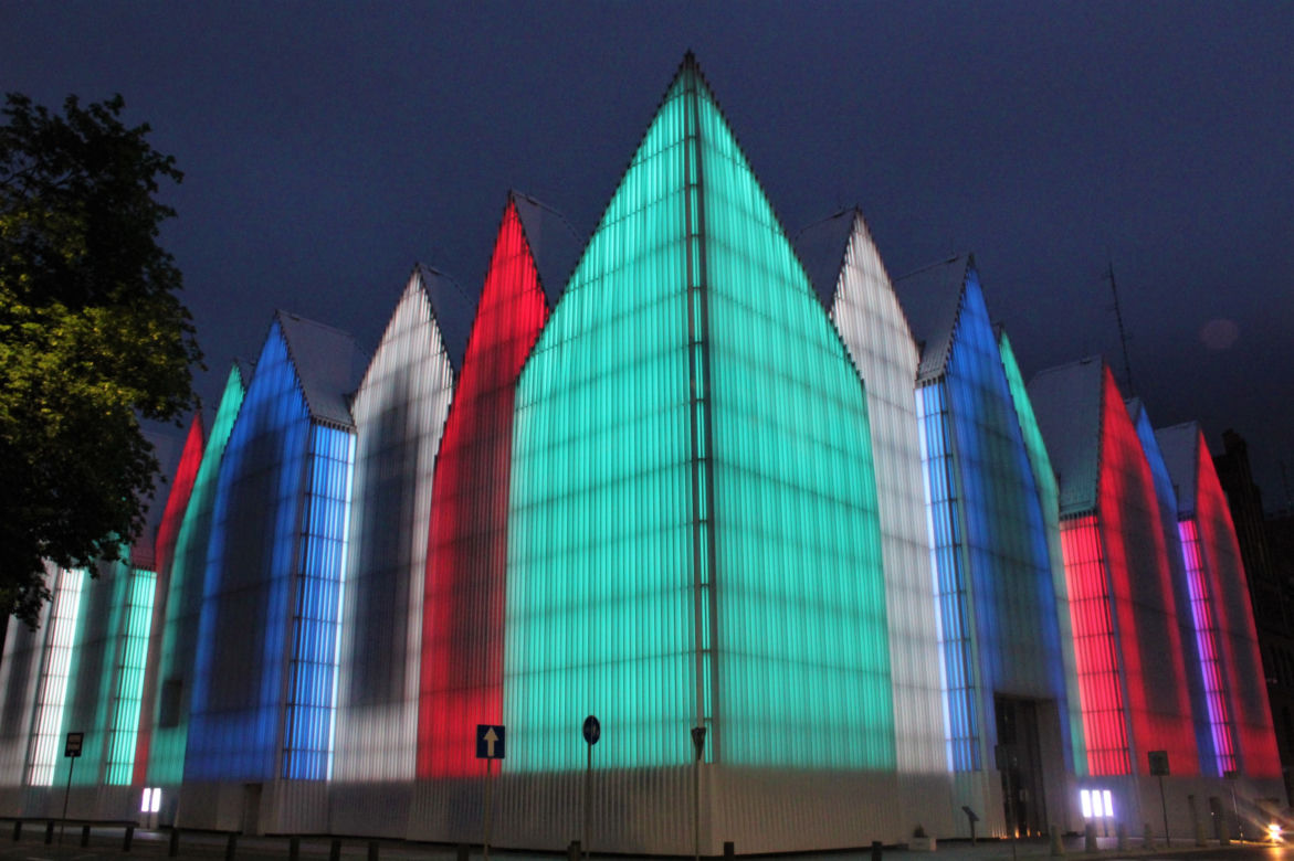 Pokaz iluminacji Filharmonii w Szczecinie z okazji Święta Muzyki