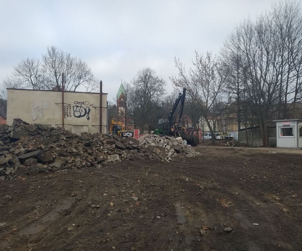 Ruszyła budowa CEZIB-u przy Warszawskiej. Zajrzeliśmy na plac budowy. 