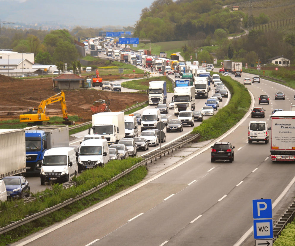 Śląskie: Tragiczny wypadek na trasie S1! Kierowca zginął po zderzeniu z koparką