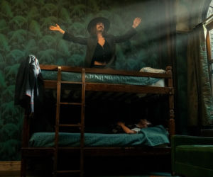 The Umbrella Academy 3: Robert Sheehan jako Klaus Hargreeves