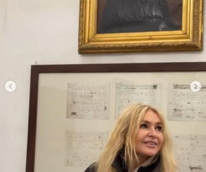 Tak nie wygląda przeciętna 69-latka! Olejnik zachwyca formą w mini