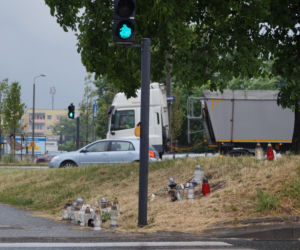 Korona księżniczki i pluszowe misie w miejscu tragedii! Tu zginęła 12-letnia Wiktoria [ZDJĘCIA, WIDE]