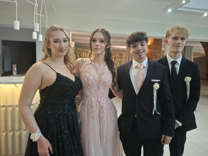 Studniówka 2026 maturzystów II LO w Starachowicach