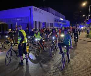 Nocny przejazd rowerami przez Elbląg na początek. Startuje walka o tytuł Rowerowej Stolicy Polski