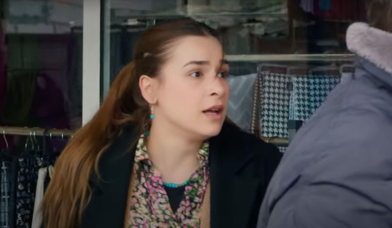 Ege oświadczy się Melis i pomoże Bulentowi, który wda się w bójkę.