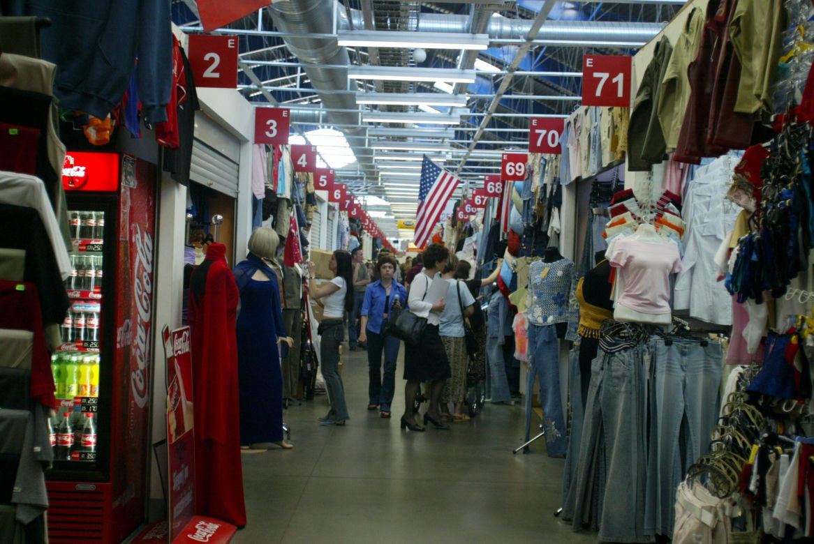Wnętrze Kupieckich Domów Towarowych - rok 2003