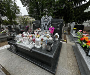 Anioł strzeże grobu Mai z Mławy dzień i noc