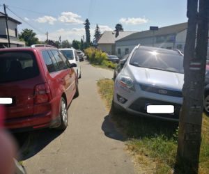Zastawiony chodnik przy ul. Zdrojowej