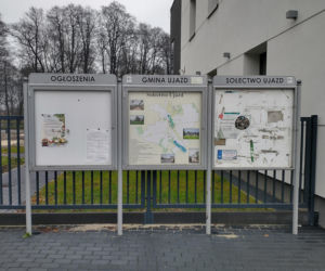 To jedno z najpiękniejszych miast województwa łódzkiego. Leży blisko słynnego Tomaszowa