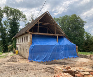 Dom Marty i Przemka w Milęcicach przed i w trakcie remontu