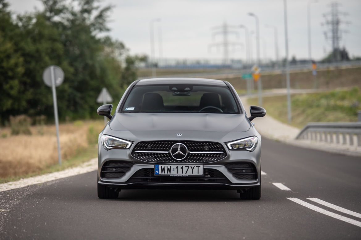 Mercedes-Benz CLA 220 4MATIC 7G-DCT