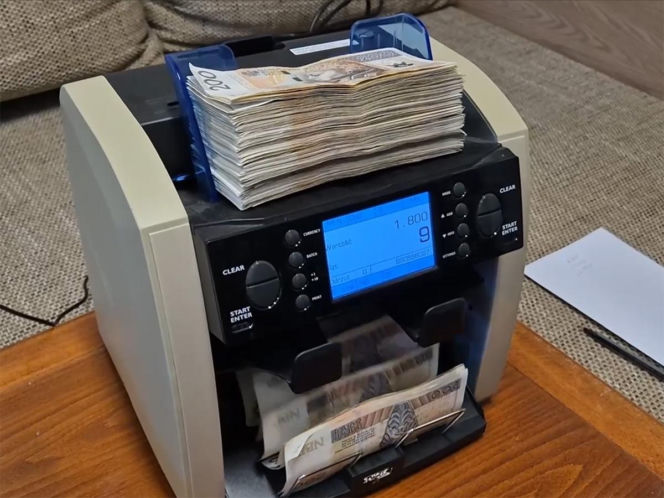 Oszuści przejęli ponad 1500 kont na Facebooku, żeby wyłudzać pieniądze. Gang młodych informatyków rozbity