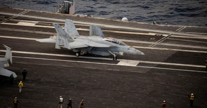 Gigantyczny koszt i polityczna presja. Marynarka Wojenna USA dokonuje przeglądu lotniskowców typu Ford