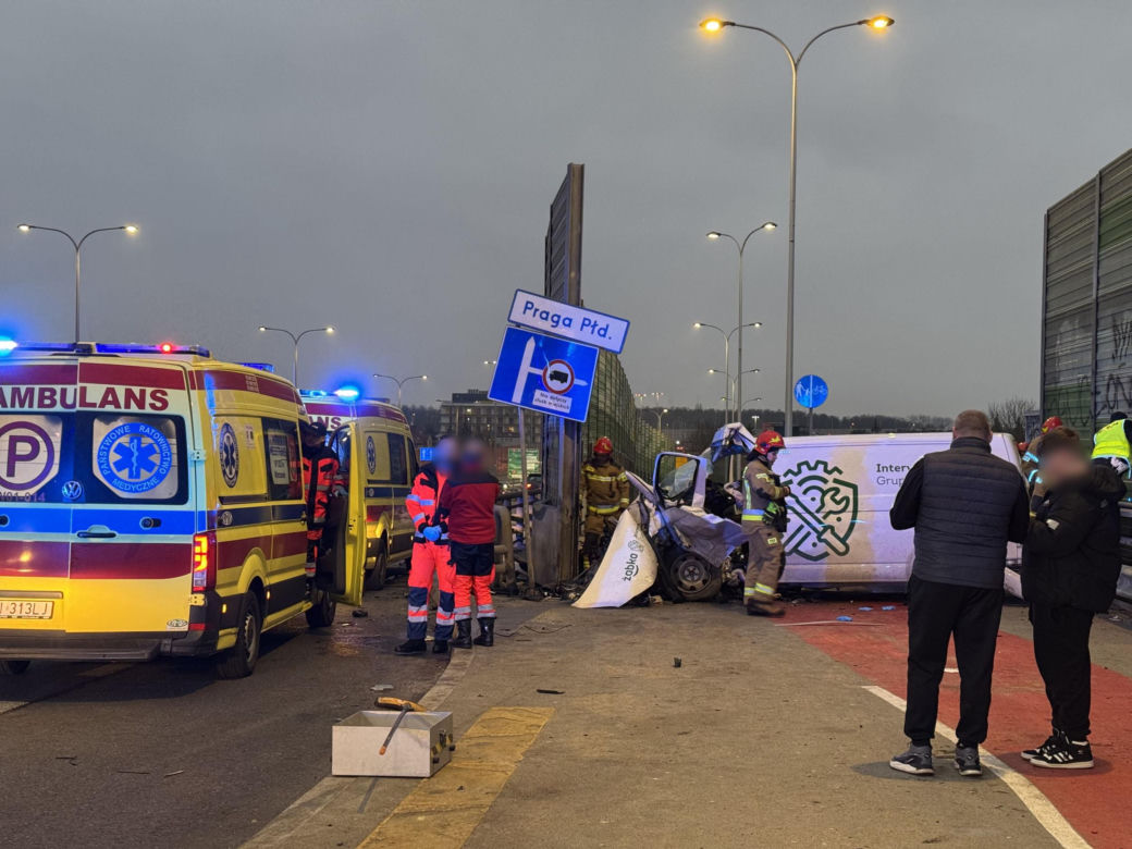  Warszawa. Wypadek na ul. Marsa. Zderzenie sześciu pojazdów [ZDJĘCIA]