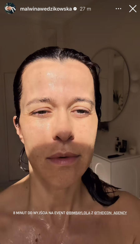 Malwina Wędzikowska w ręczniku i... bez